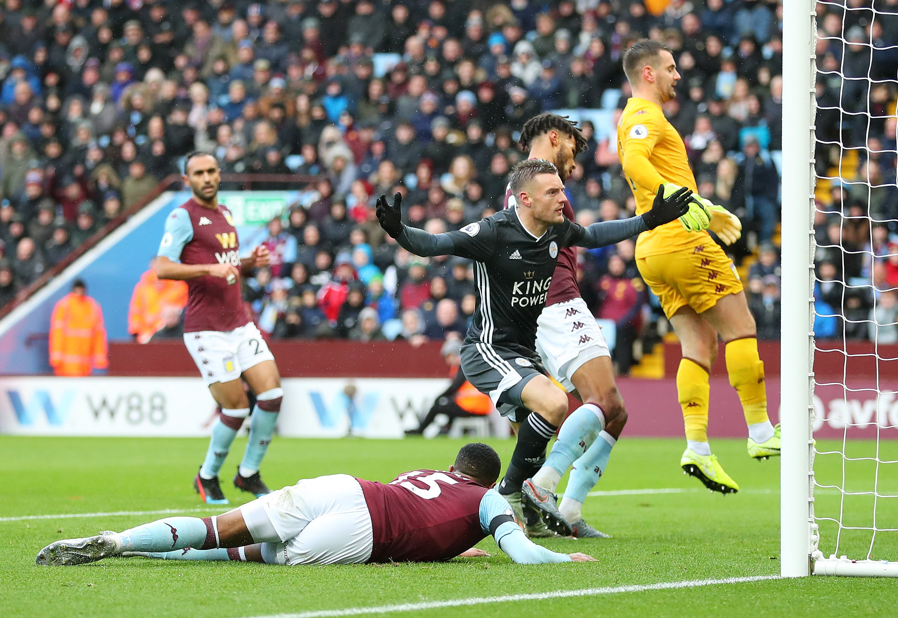 里施加了極 里施加了極