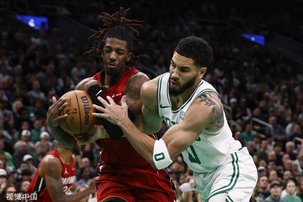 纷繁复杂的 纷繁复杂的